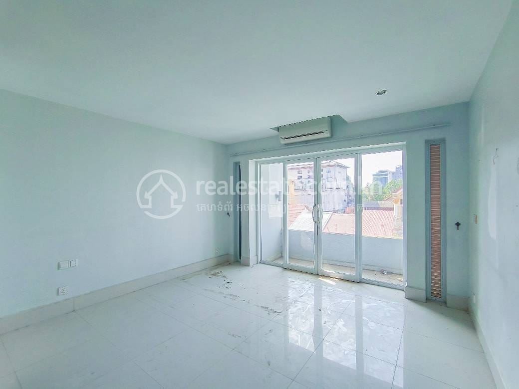 12 Bedrooms Shophouse K pronájmu for $2,500