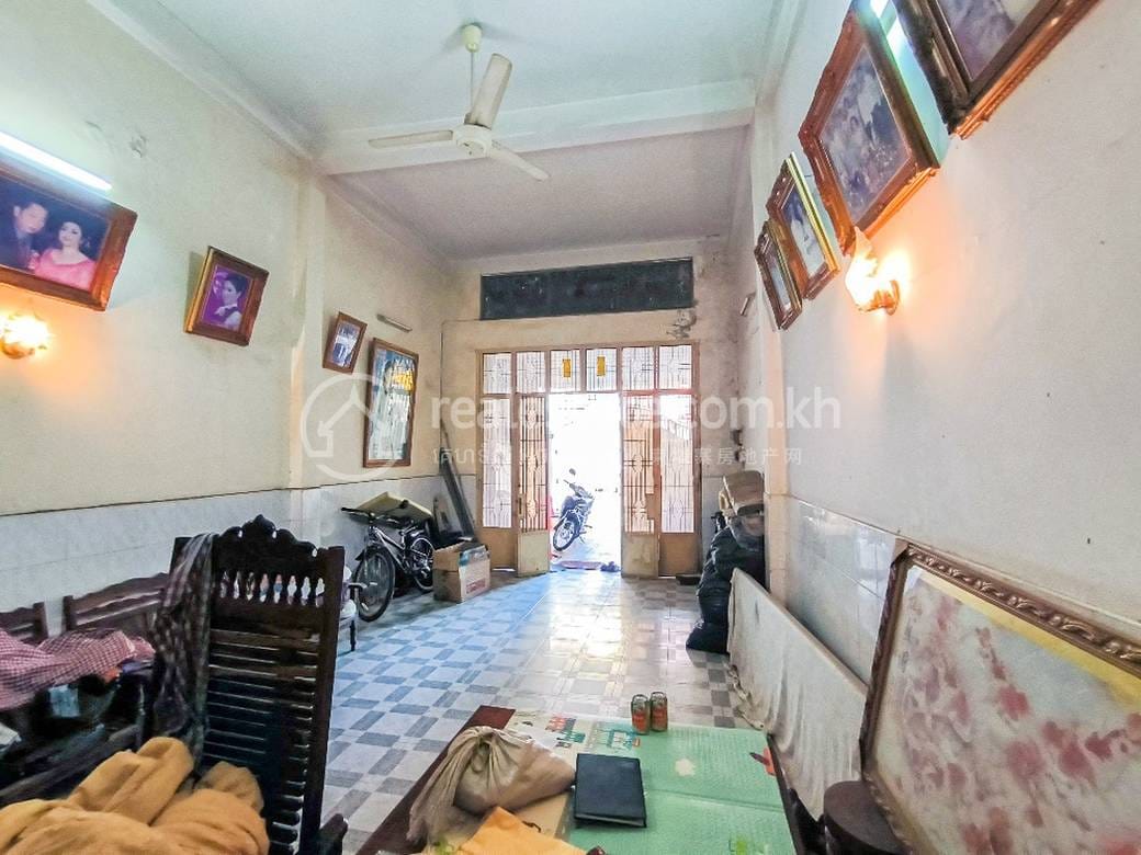 Daun Penh Shophouse Na prodej in Daun Penh