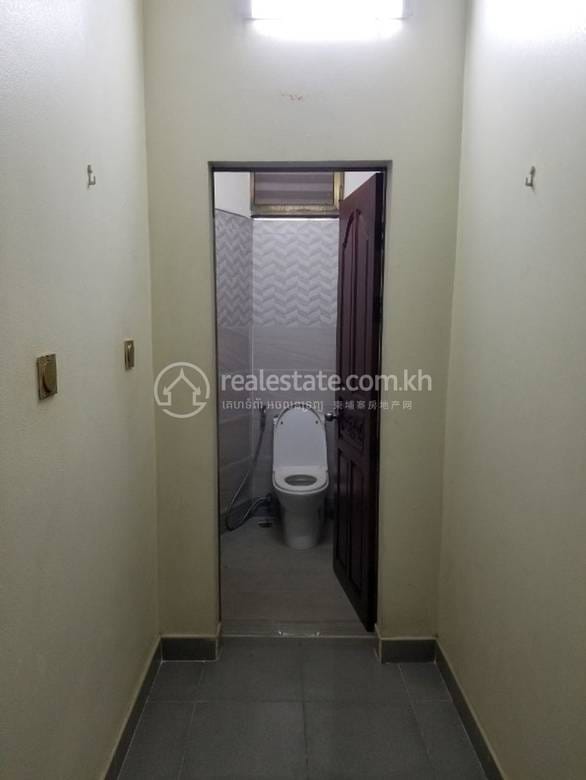 Boeung Kak 1 Villa For Rent in Boeung Kak 1