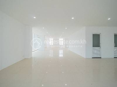 បឹងព្រលិត, ៧ មករា, ភ្នំពេញ