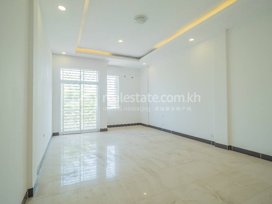 Preaek Lieb店屋出售，位于Preaek Lieb