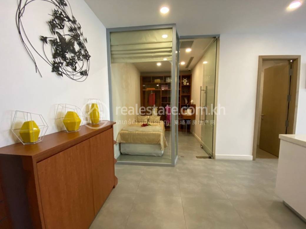 Gallery 01