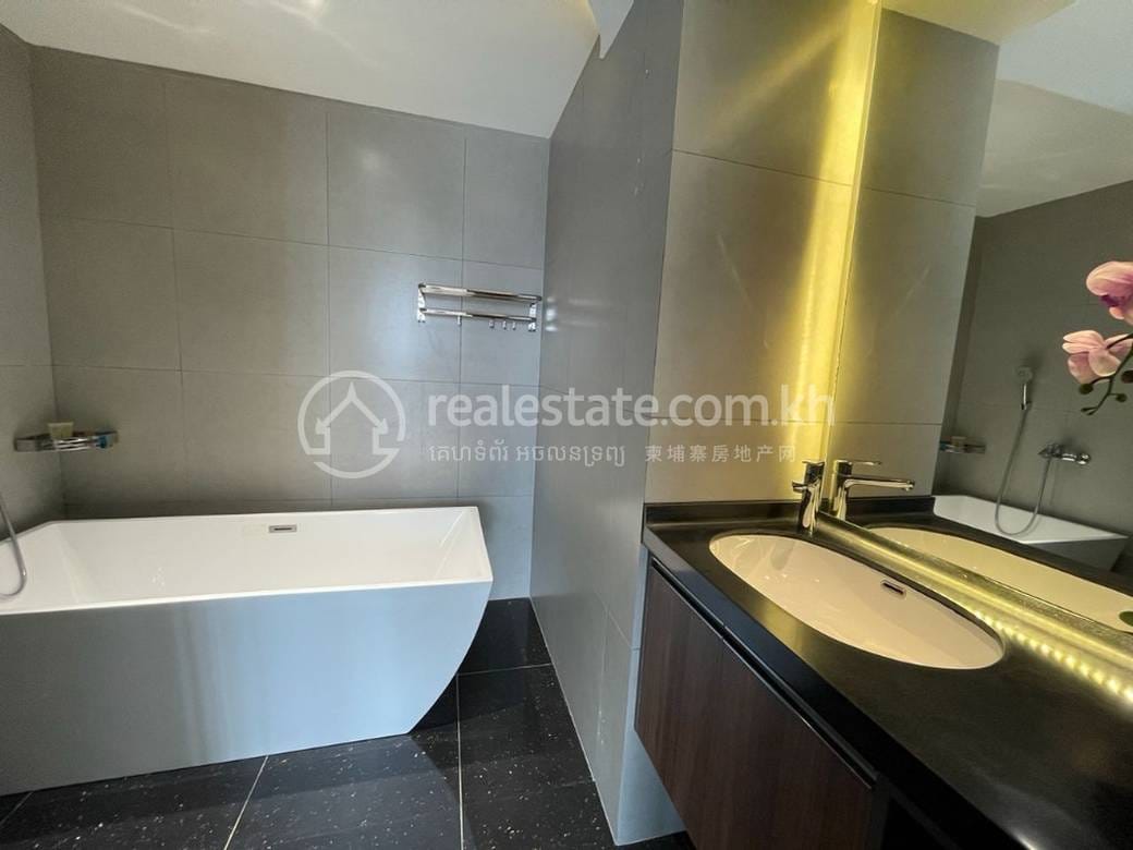 คอนโด สำหรับขาย ใน Chamkarmon $885,000