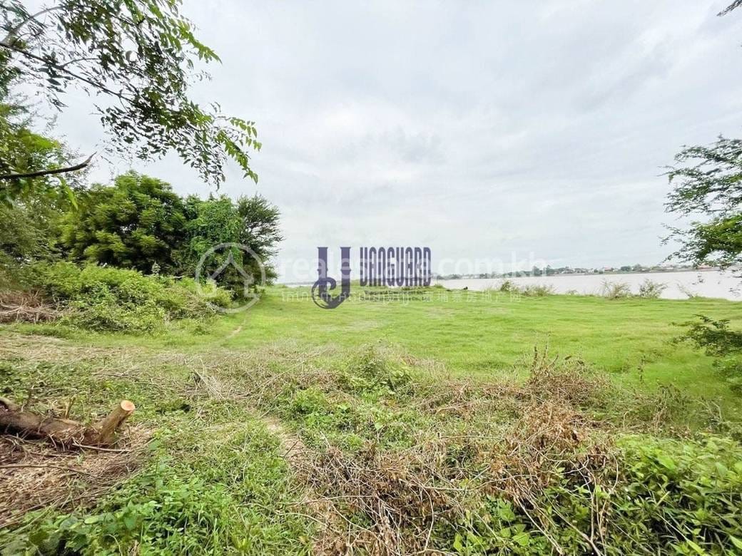 Pozemky Na prodej in Chroy Changvar $2,800,000