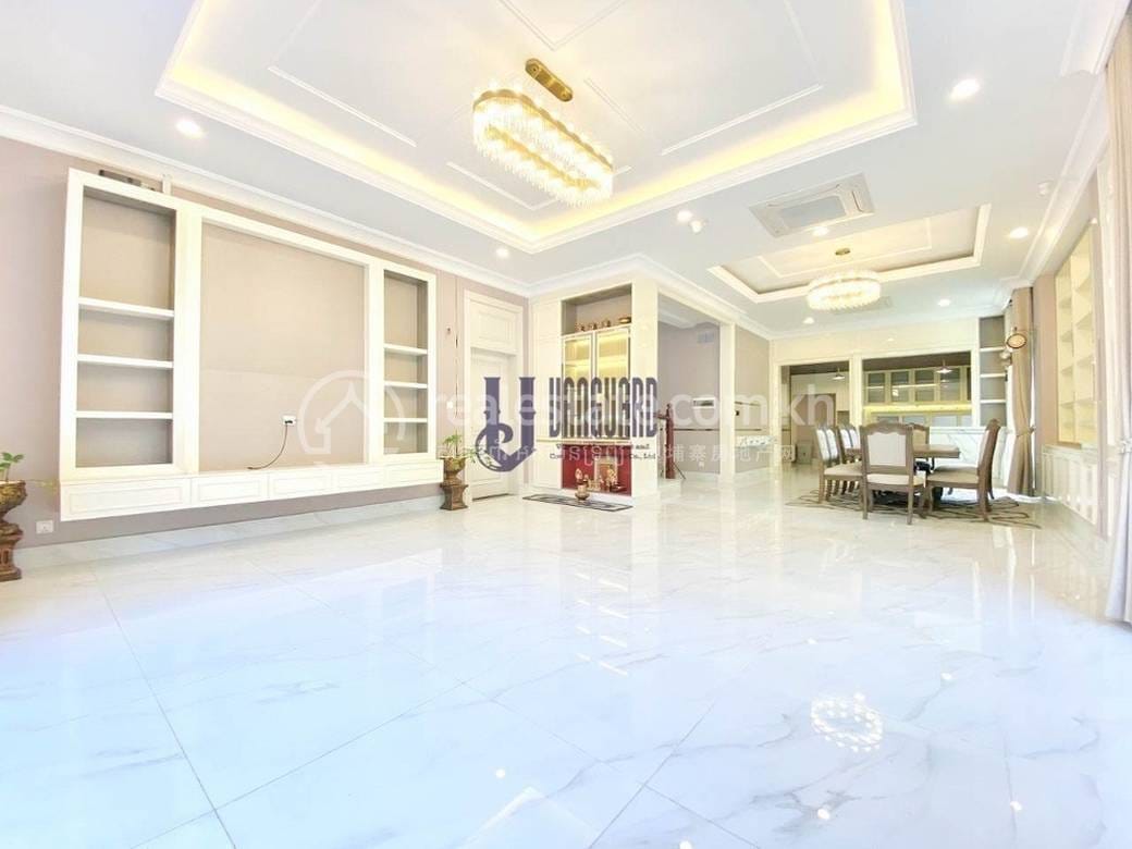 Villa For Sale & Rent with 4 Parking Space