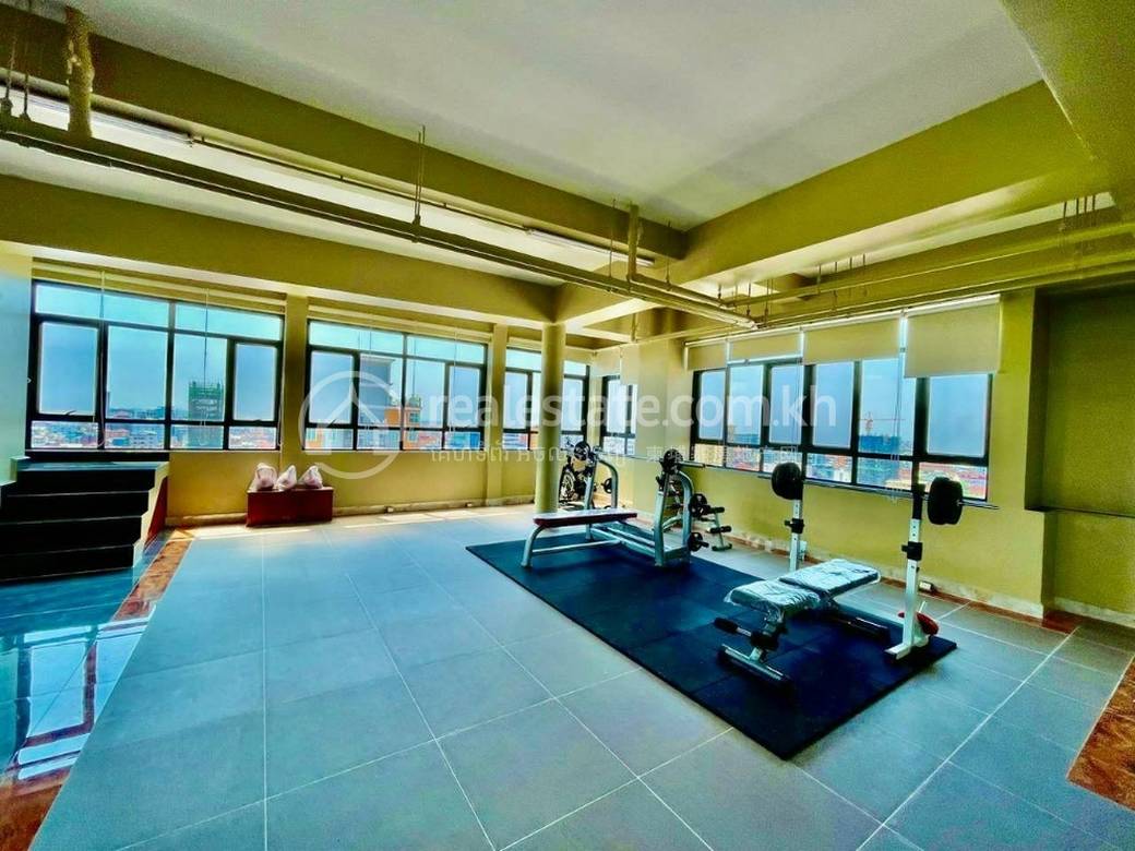 Apartment For Rent with 1 Parking Space