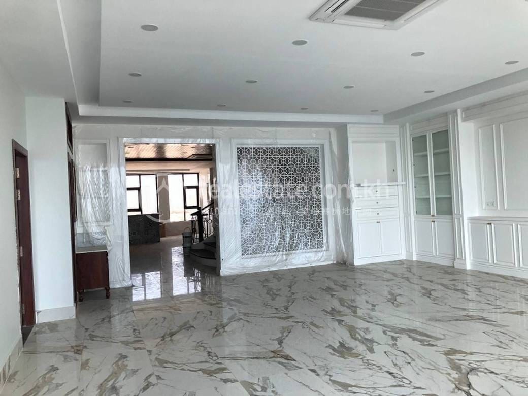 Toul Kork អាគារ For Sale & Rent នៅ Boeung Kak 2 Toul Kork តម្លៃ $9,000,000