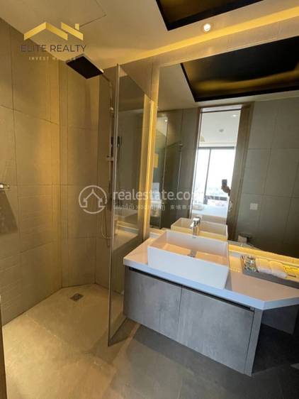 Chamkarmon Apartment For Rent in Tonle Bassac Chamkarmon $1,400