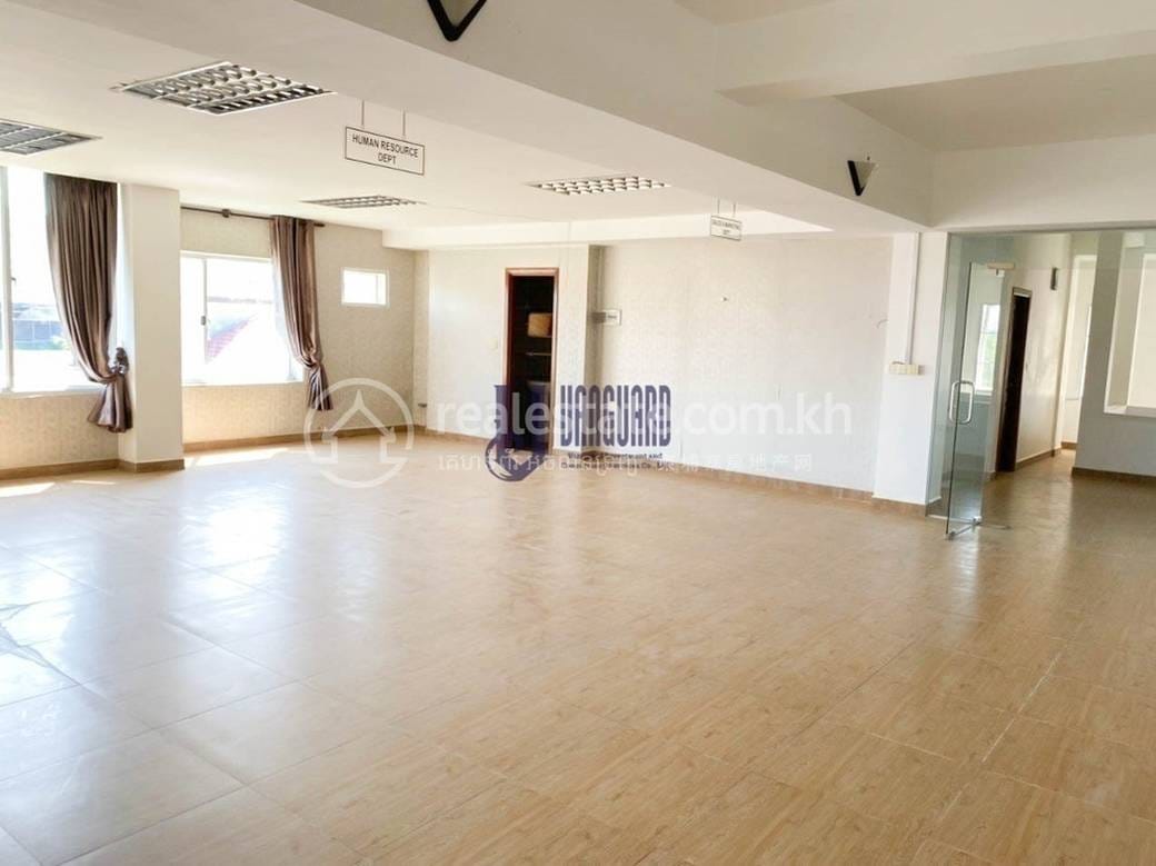 Bâtiment À louer à Toul Kork $8,000