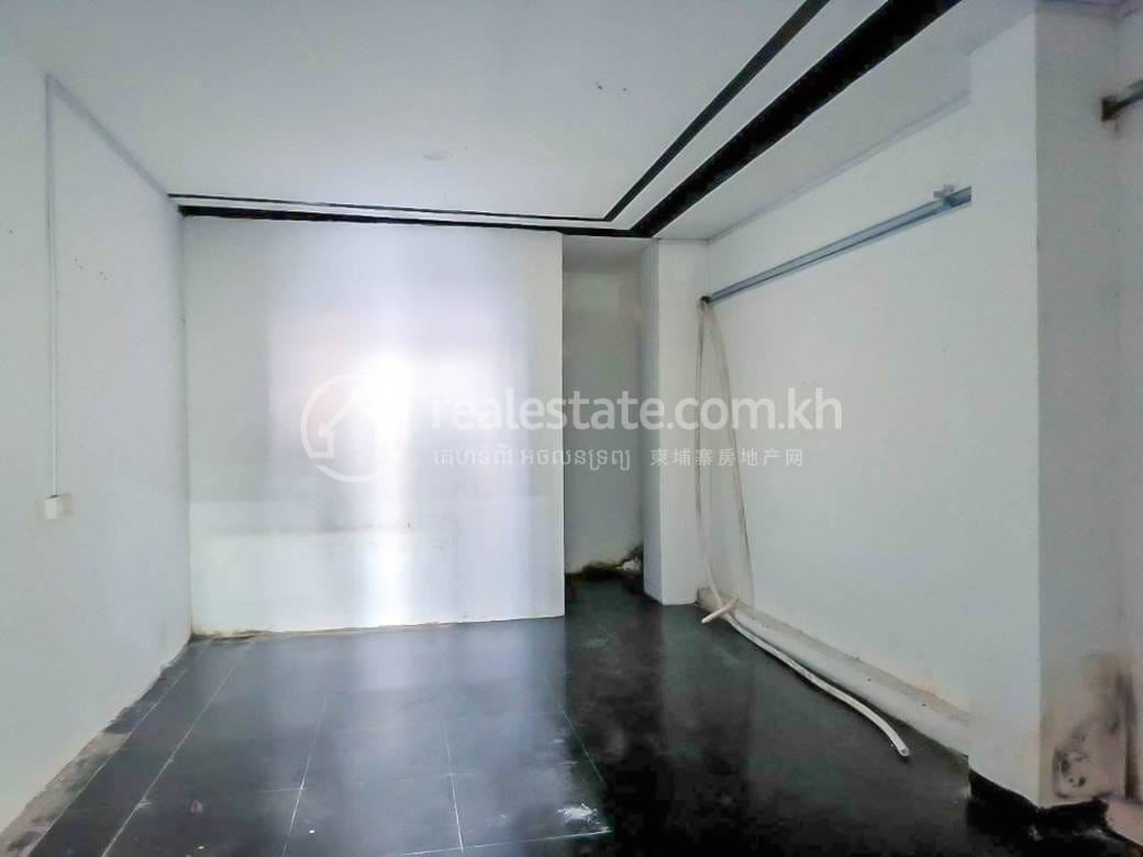 3 Bedrooms Shophouse K pronájmu for $2,500