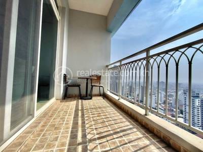 De Castle Royal Condominium | $170,000 Condo