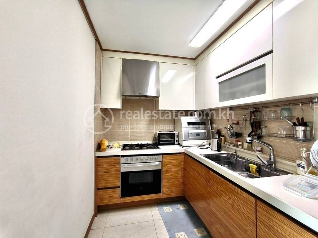 De Castle Royal Condominium | BKK 1 Condo Na prodej in BKK 1