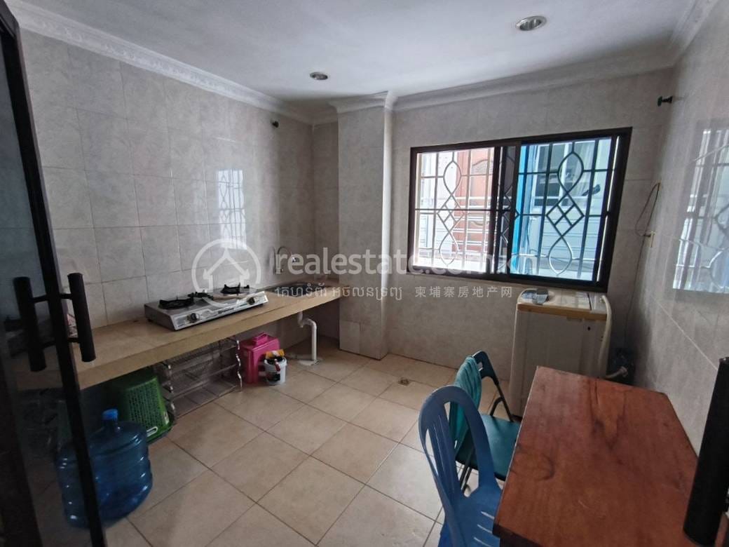 Phsar Chas Apartment For Rent in Phsar Chas