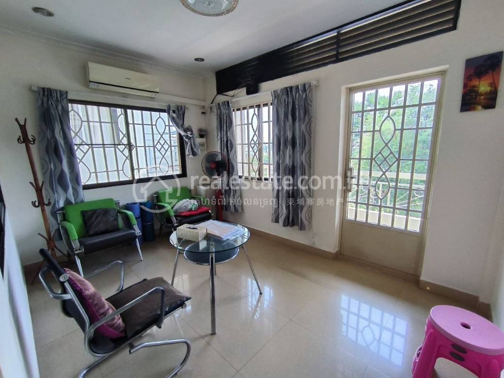 Daun Penh Apartment For Rent in Daun Penh