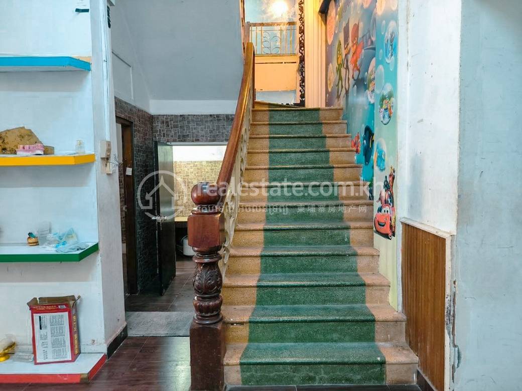 CommercialShophouse For Sale & Rent à Daun Penh $1,500,000