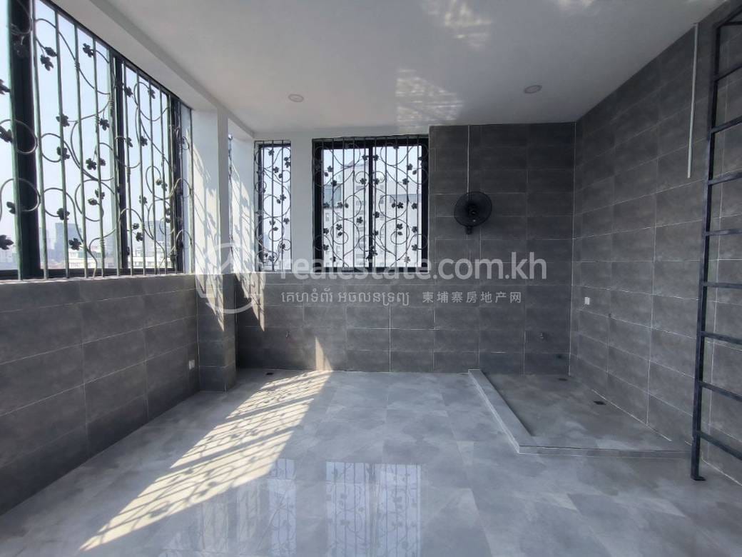 Daun Penh Budova For Sale & Rent in Daun Penh
