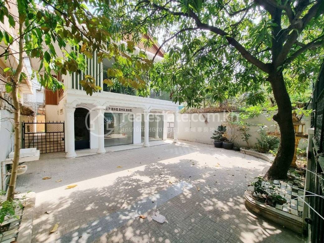 House and lot K pronájmu in Chamkarmon $1,500