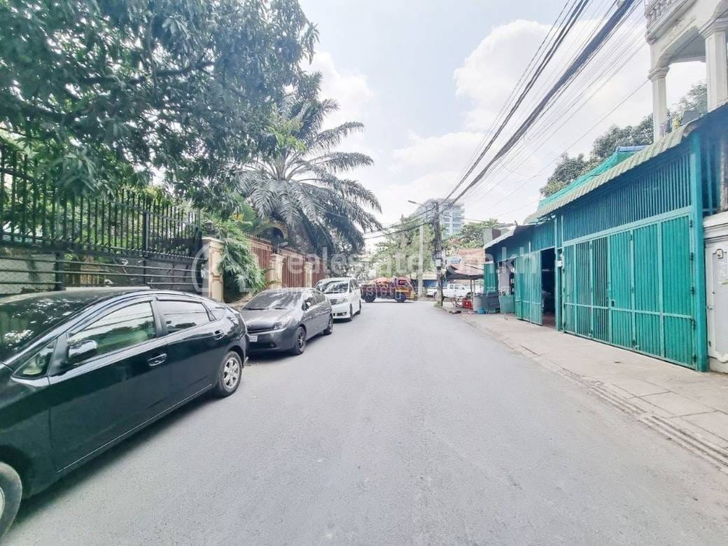 275 sqm Land Size House and lot K pronájmu for $1,500