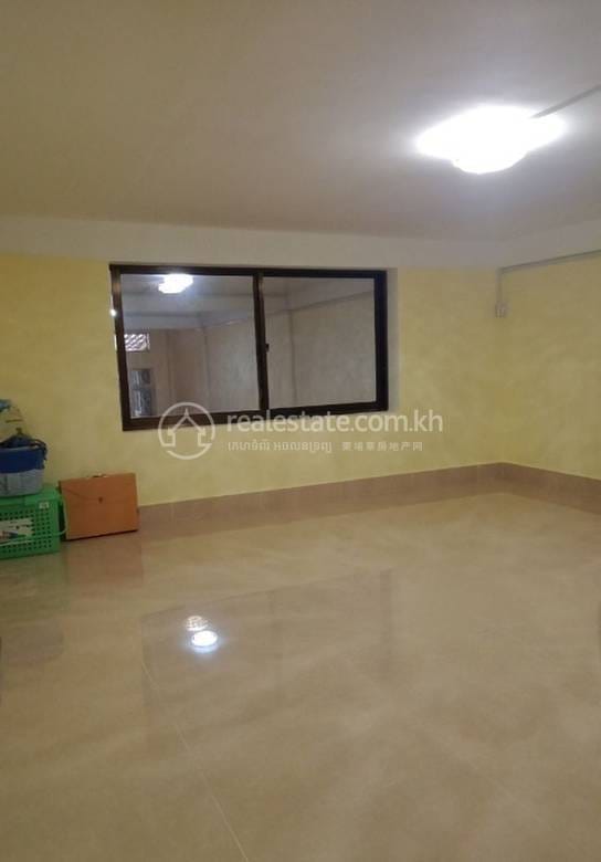 ตึกแถว สำหรับขาย ใน Boeng Keng Kang $370,000
