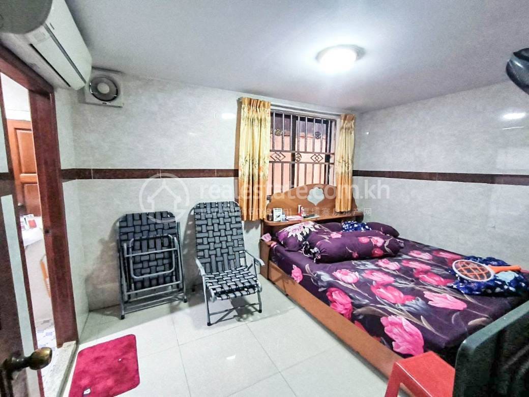 Daun Penh Shophouse Na prodej in Daun Penh