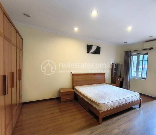 Daun Penh Apartment For Rent in Daun Penh