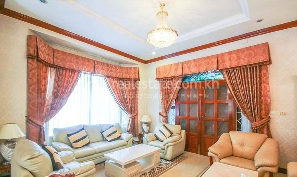 Villa For Rent in Chamkarmon $4,500