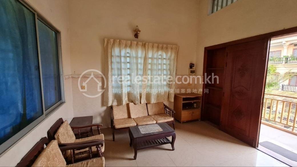 $400,000 Flat House