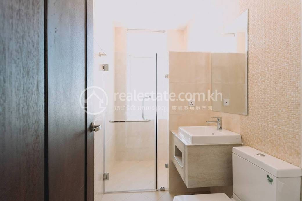 Apartment For Rent in Chamkarmon $1,000