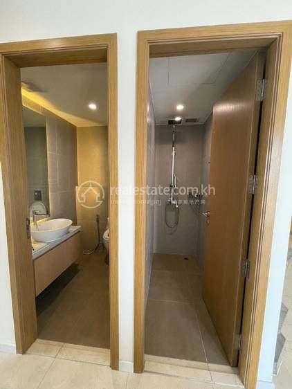Chamkarmon Condo K pronájmu in Tonle Bassac Chamkarmon $1,750
