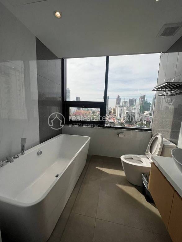 Tonle Bassac Condo For Rent in Tonle Bassac