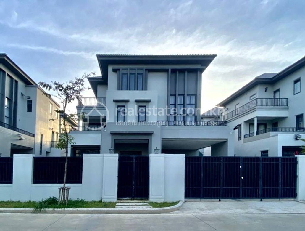 Villa For Rent in Chrang Chamres 2, Russey Keo, Phnom Penh