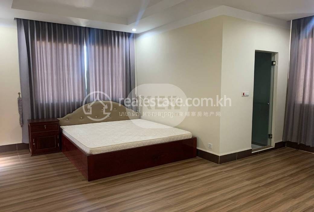 Apartment For Rent with 1 Parking Space