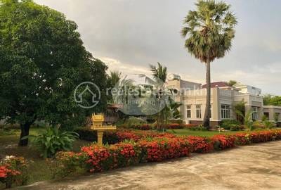 Villa For Sale with 1 Parking Space