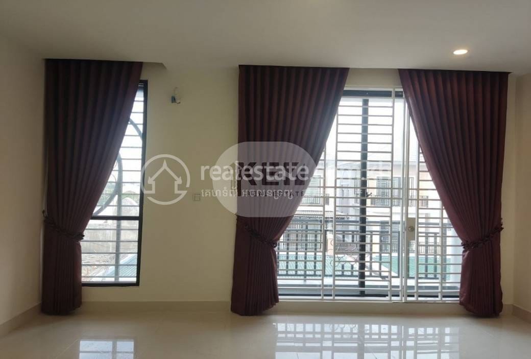 ลิงก์เฮ้าส์ For Sale & Rent ใน, นิรุต, จบาร์อamเปา, พนมเปญ