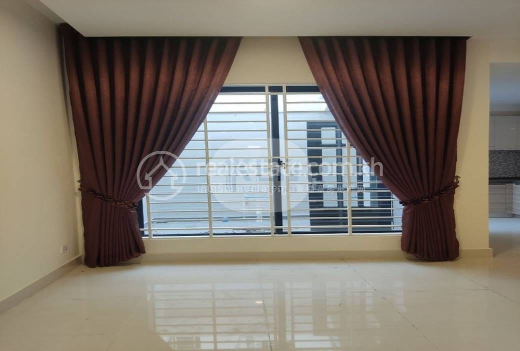 ลิงก์เฮ้าส์ For Sale & Rent ใน Chbar Ampov $175,000