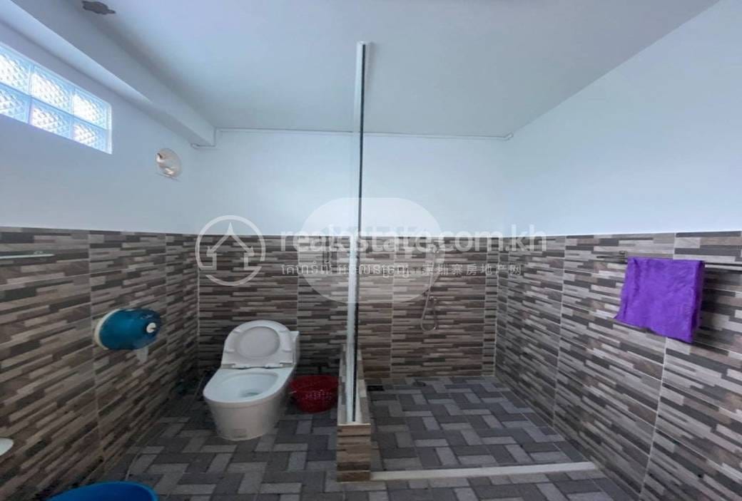 Kouk Roka ឃ្លាំង សំរាប់ជួល នៅ Kouk Roka