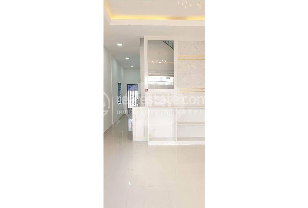 Kamboul店屋出售，价格$99,900