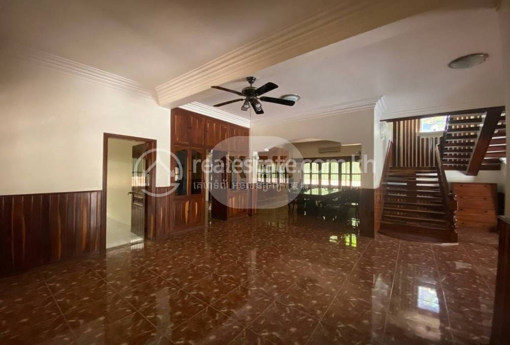 Chamkarmon别墅出租，价格$4,000