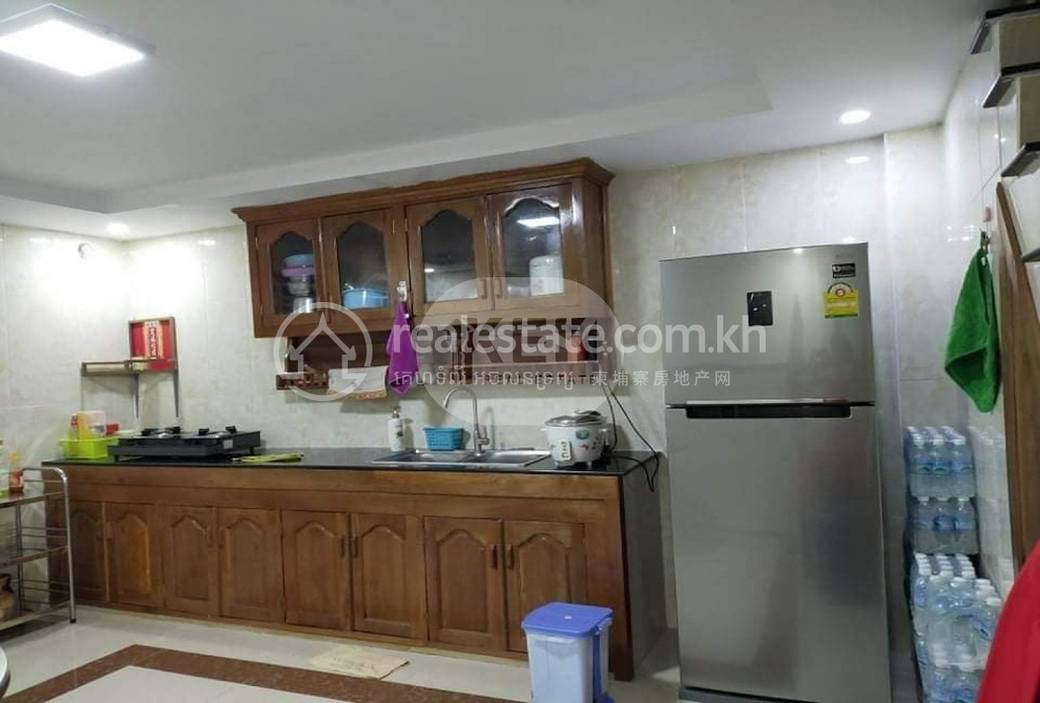 Flat House For Sale with 1 Parking Space