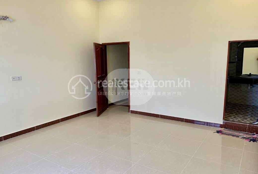 Flat House For Sale in Por Sen Chey $135,000