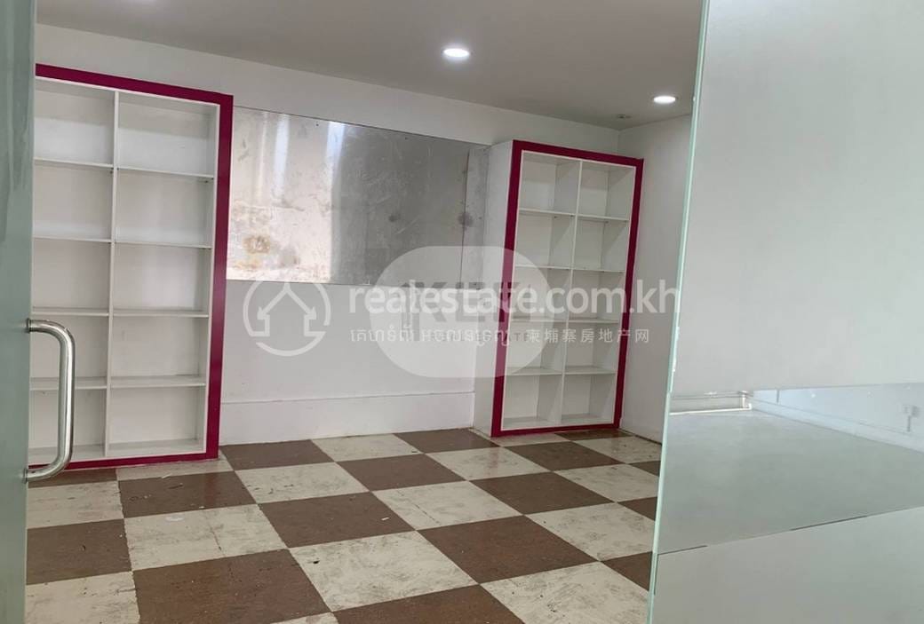 Daun Penh에 있는 사무물업 임대 $2,340