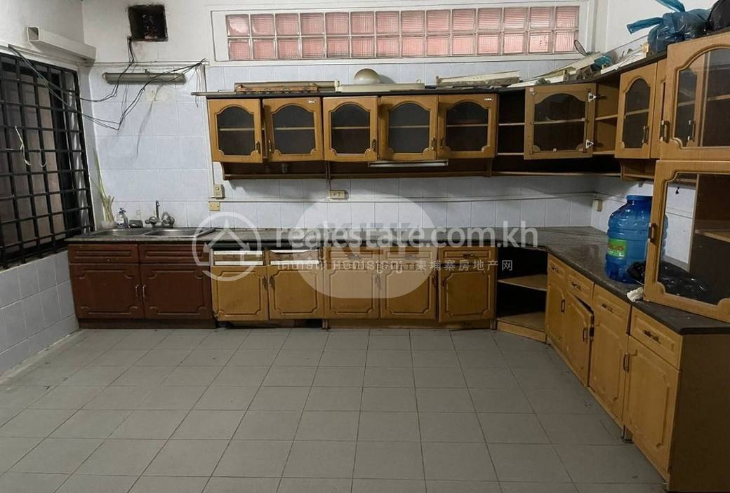 带1个停车位的别墅For Sale & Rent