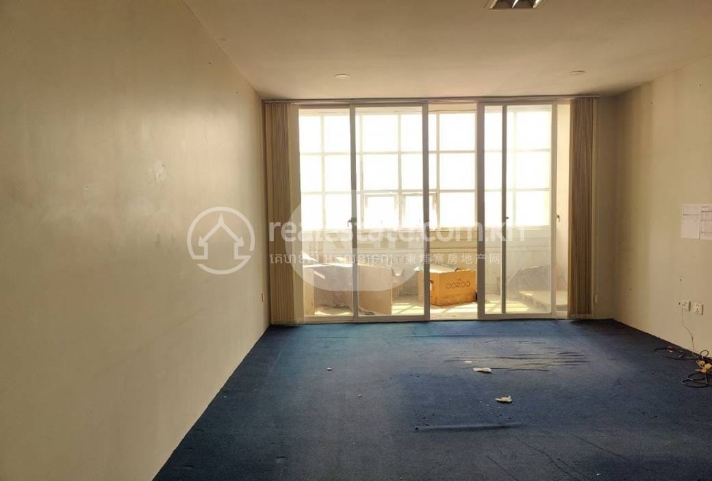 带1个停车位的店屋出售