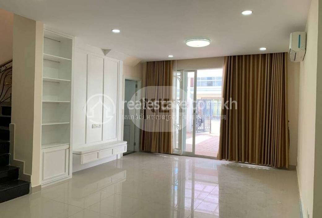 Preaek Ta Sek店屋出租，位于Preaek Ta Sek