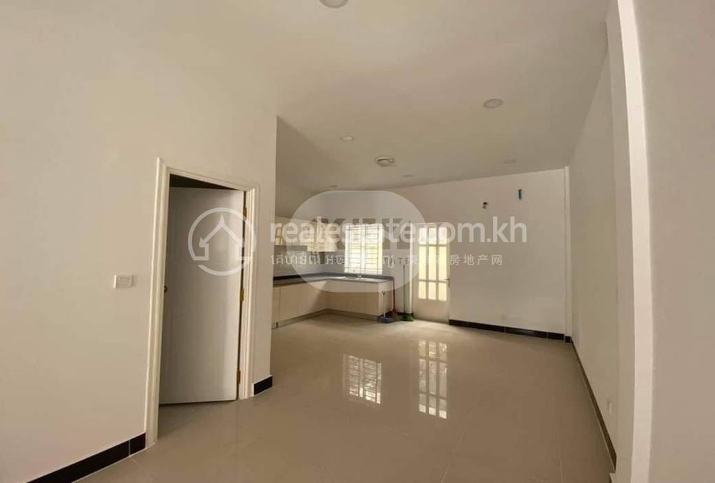 Chroy ChangvarHouse and lot出售，价格$170,000