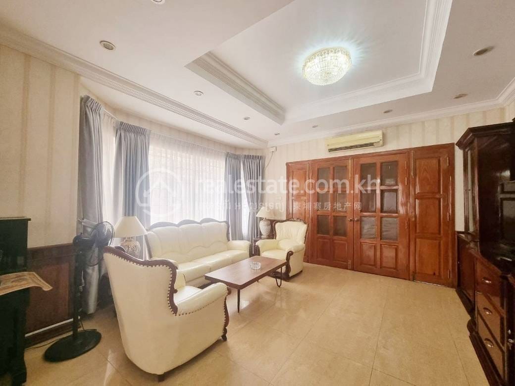 250 sqm Living Size Vila K pronájmu in Chamkarmon