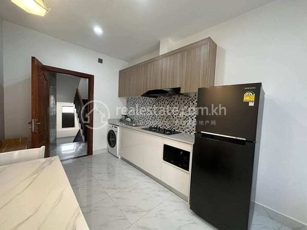 Apartment For Rent with 1 Parking Space