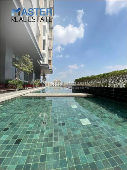Condo For Rent with 1 Parking Space
