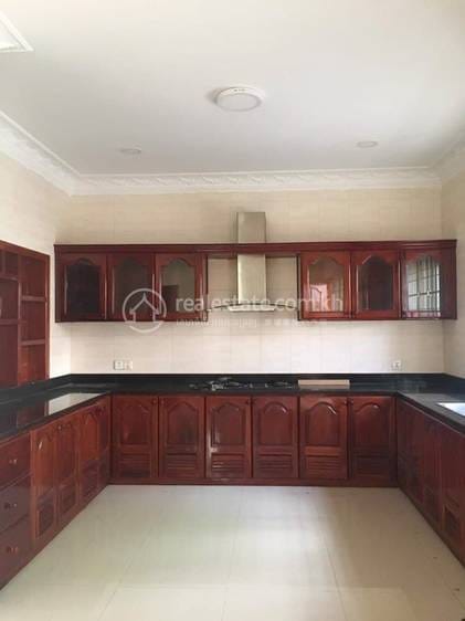 Villa For Rent in Russey Keo $1,500