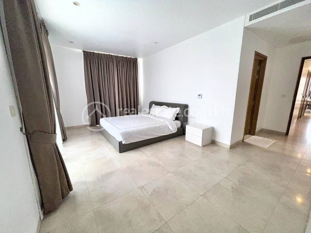 Apartment For Rent in Tonle Bassac, Chamkarmon, Phnom Penh